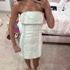 Chic White Strapless Mini Dress